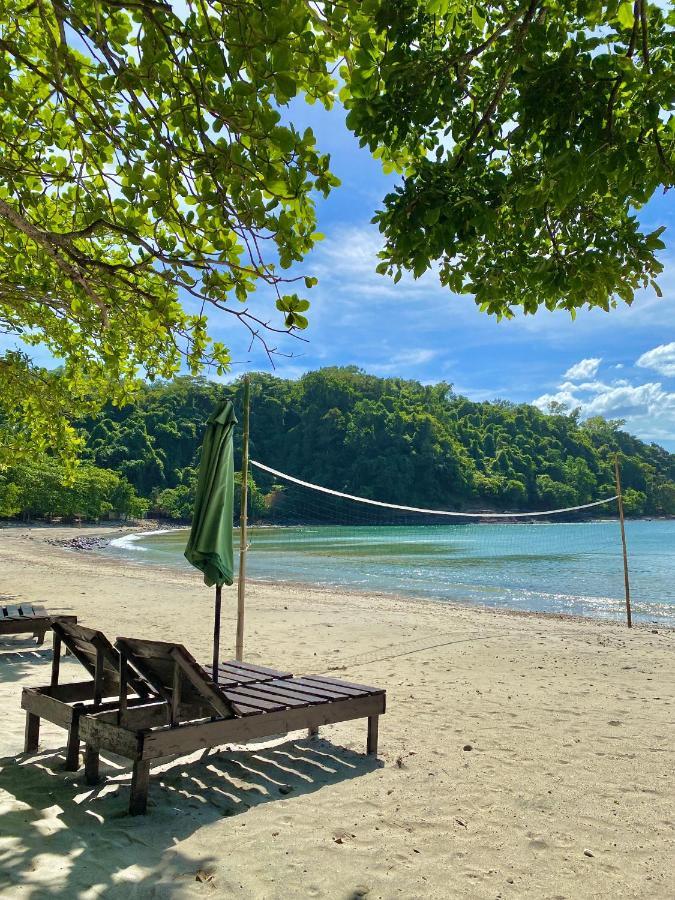 Отель Playa La Caleta Bataan Моронг Экстерьер фото